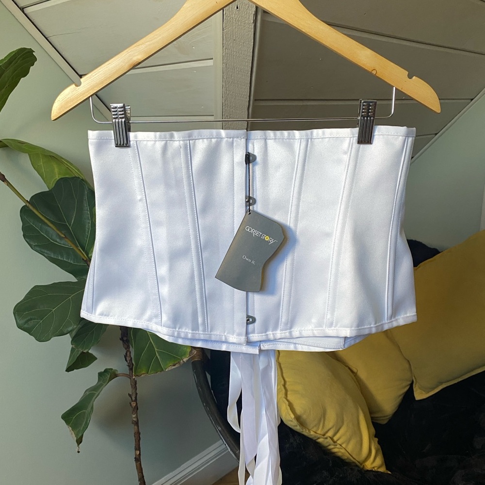 NWT Corset Story White Corset Underbust Stainless Steel Boning UK 16